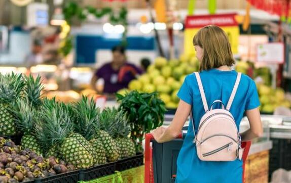 Why are self-service tills in supermarkets more popular than manual ones?  